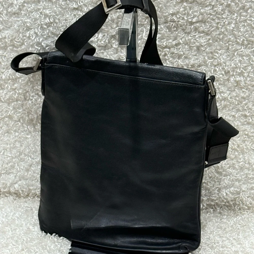 FENDI Black Leather Men's Messenger Bag